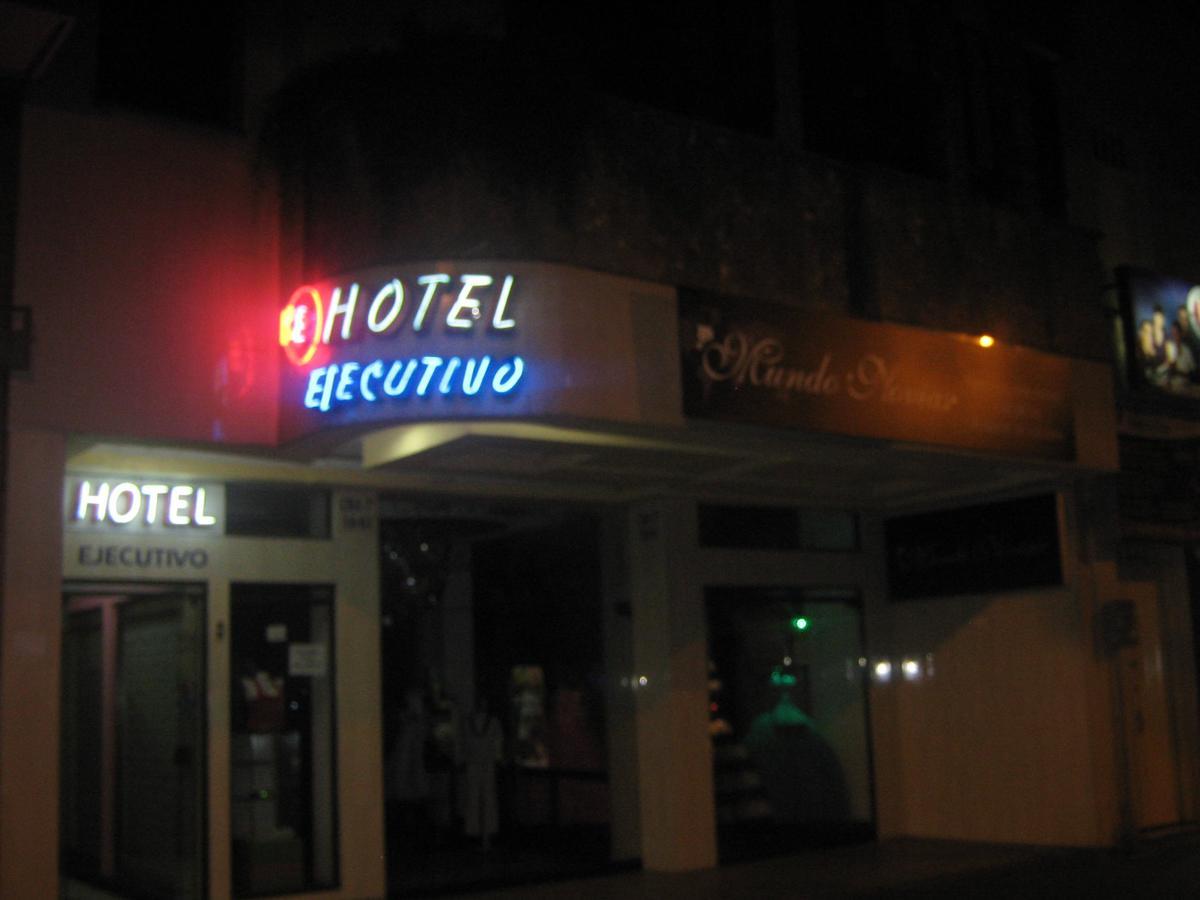 Hotel Ejecutivo 佩雷拉 外观 照片