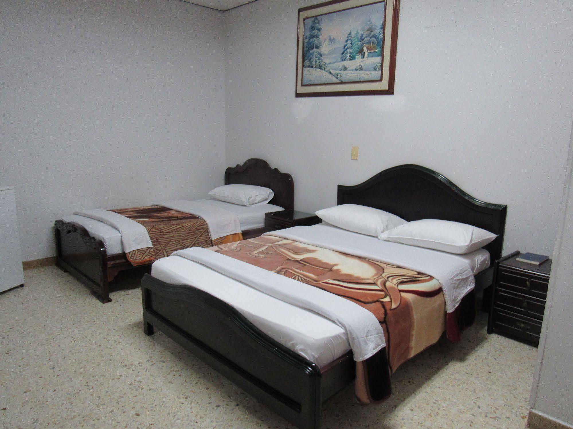 Hotel Ejecutivo 佩雷拉 外观 照片