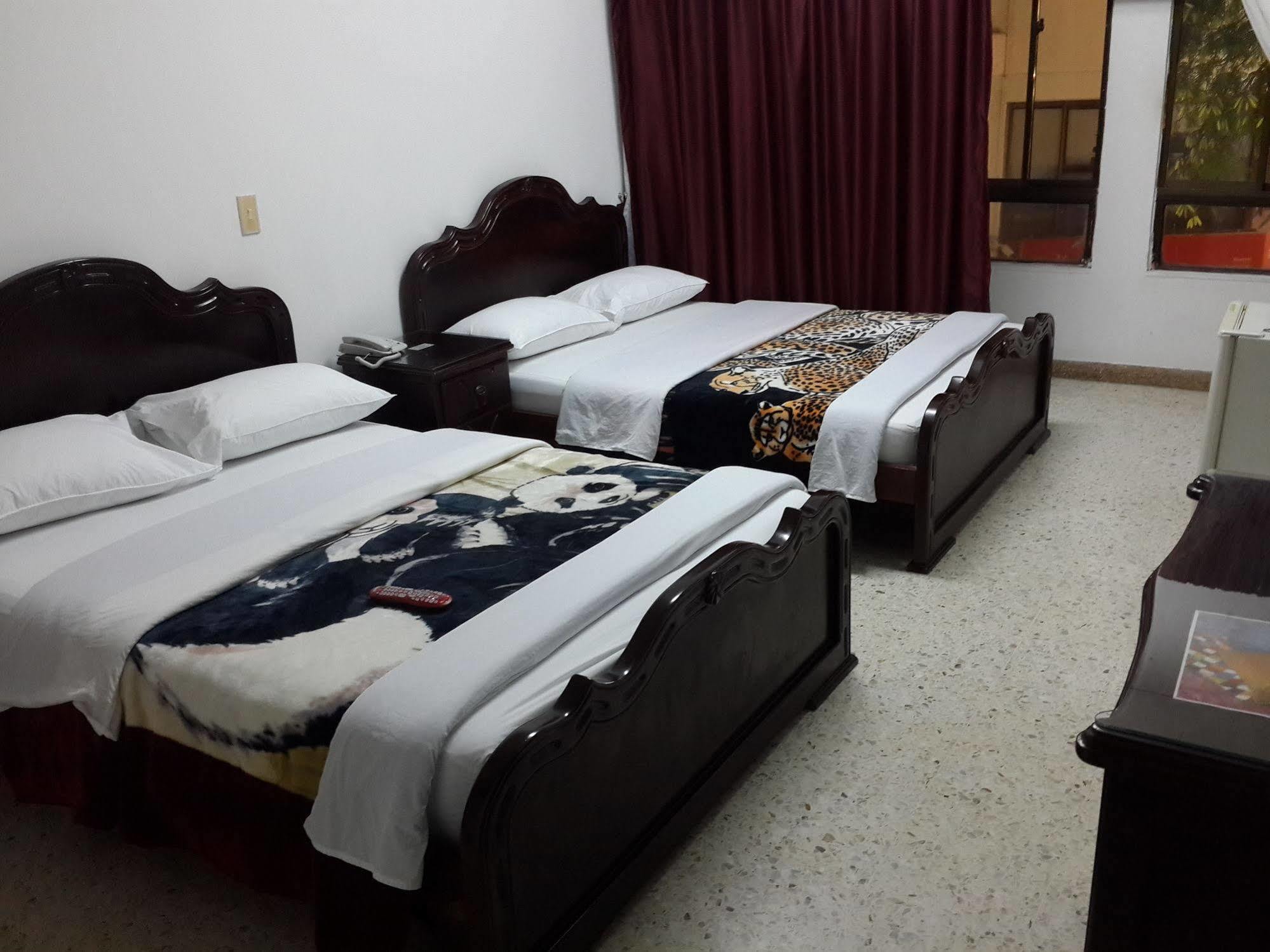 Hotel Ejecutivo 佩雷拉 外观 照片