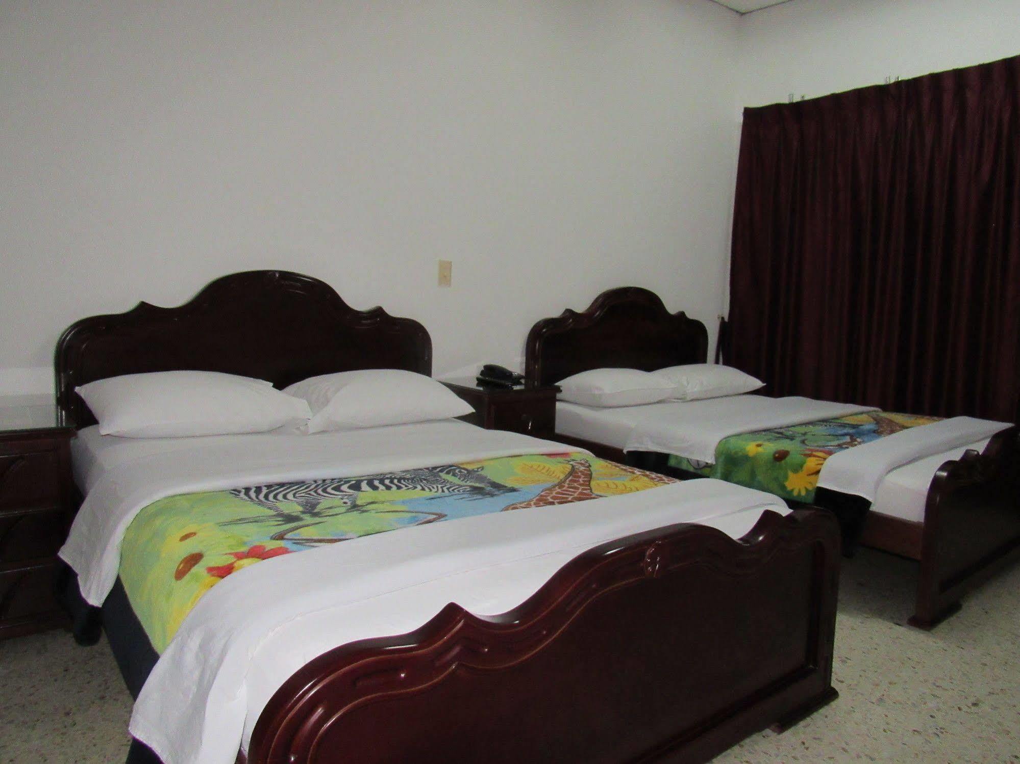 Hotel Ejecutivo 佩雷拉 外观 照片