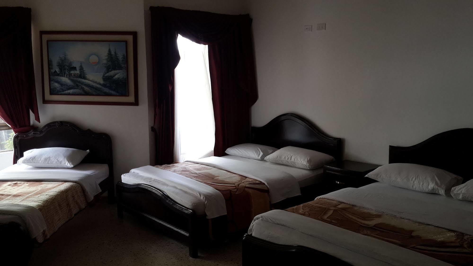 Hotel Ejecutivo 佩雷拉 外观 照片
